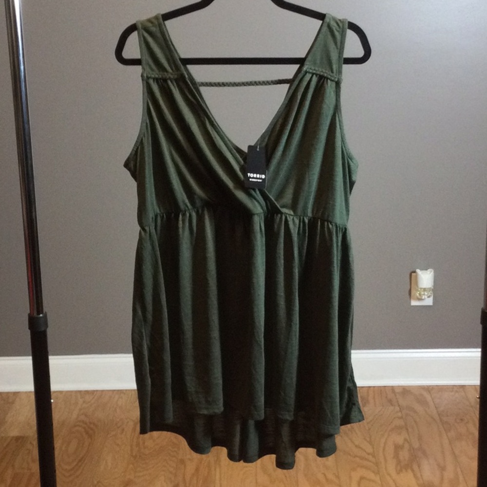 NWT 18 (2) Torrid Khaki Green Deep Depths Surplice Sleeveless Top